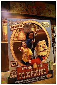 无人直播新玩法：用会说话的汤姆猫吸粉变现的实战指南